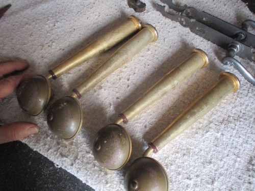 Anciens pieds table - de,