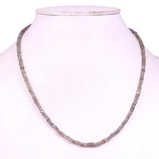 Collier perles de pierres