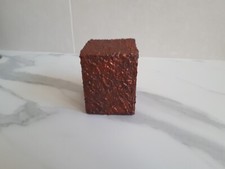 socle en bois peint couleur cuivre pour figurines et maquettes : 6 x 6 cm H : 8