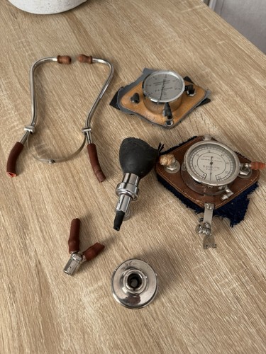 Ancien stéthoscope - ancien, et