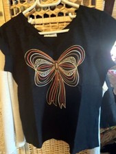 TEE SHIRT NOIR TAILLE L/XL PAPILLON BRODE SUR LE DEVANT 