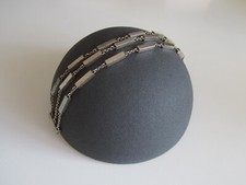 Présentoir à bracelet demi-sphère gris foncé PdPaola – Neuf avec boîte – 14,5 cm