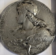 MÉDAILLE EN ARGENT BOTTÉE SILVER MEDAL ART POIDS 59 g DIAMÈTRE 49 mm