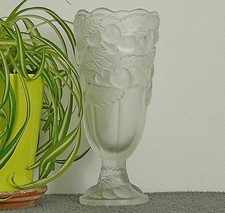 ANCIEN VASE EN VERRE MOULÉ
