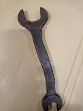 Clé ancienne forgée - , –