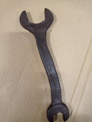 Clé ancienne forgée - , –