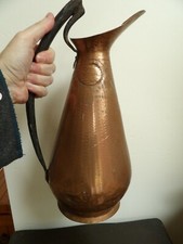 Grande Cruche Cuivre Fer forgé   signé " Joarnerb " H : 38 cm 