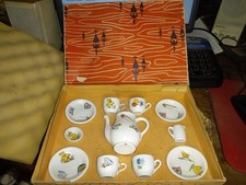 Très jolie dînette, Service