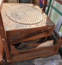 UNE Plaque drainage en grille métallique de caniveau