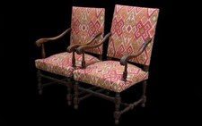 "Fausse" paire de fauteuils de