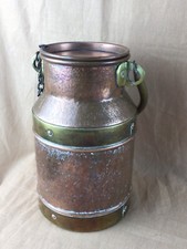 Petit pot à lait en cuivre