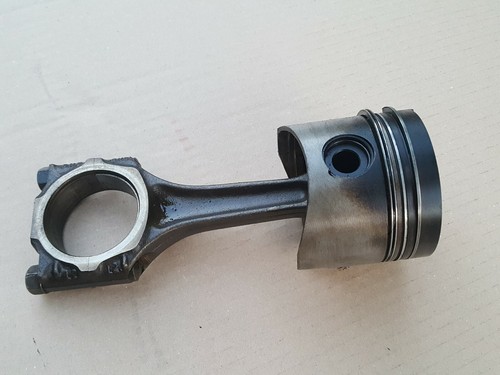 Moteur piston bielles - moteur, et