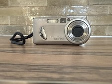 Appareil photo numérique Sony DSC-P10 ,sans chargeur, fonctionnel .