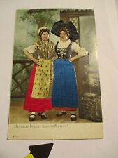 ALSACIENNE  Carte gaufrée Robe & Coiffe en satin de soie 1905 ALSACE