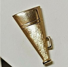 BIJOU VINTAGE BROCHE HYGIAPHONE MÉTAL COULEUR OR TEXTURÉ LISSE / F6