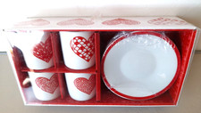4 TASSES A CAFE MOTIF COEURS ROUGES NEUVES EN PORCELAINE AVEC BOITE D'ORIGINE