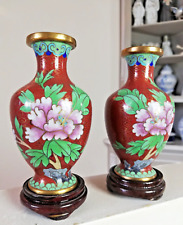 Vases anciens en émail cloisonné Chinois sur socle
