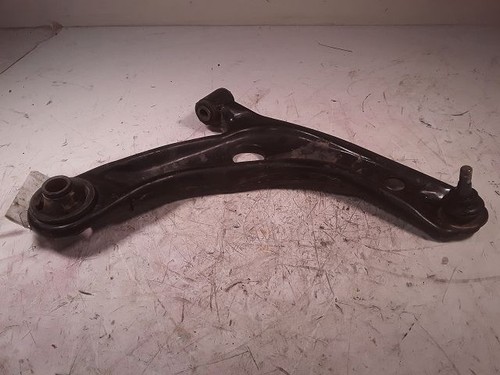 Triangle inf avd toyota yaris - inf,