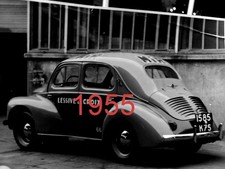 RARE PHOTO 18x24 cm ......... RENAULT 4 CV " MIR LESSIVE LA CROIX" EN 1955