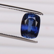 Forme de coussin saphir bleu