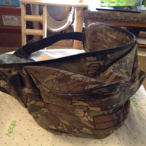 Conceal camo belt with pouches