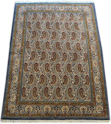 Tapis persan fait mains - , ghom