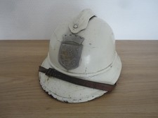 Casque Adrian en matière légère de la Police de Verviers (Belgique) avec insigne