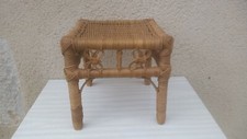 Ancien petit tabouret en rotin
