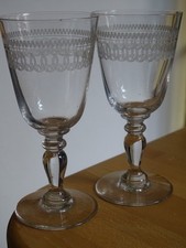 SAINT LOUIS 2 ANCIENS VERRES A
