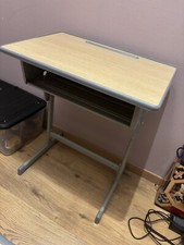 bureau d'écolier Avec Chaise