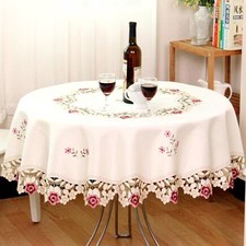 Nappe ronde en tissu brodé