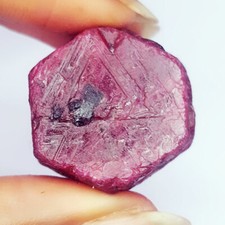 Rubis rouge naturel non coupé