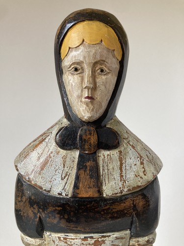 Statuette femme paysanne - de,