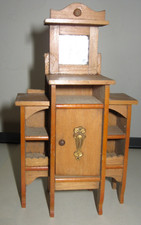 Meuble miniature en bois -