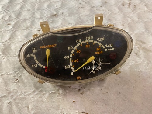 Compteur peugeot 100 - -,
