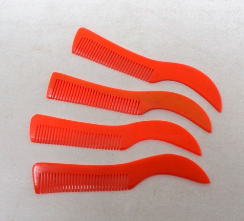 Lot peignes à - 4, cheveux