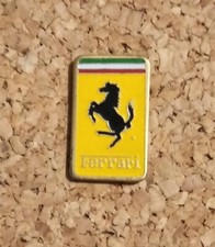 Pin's Ferrari Cheval Voiture Logo Marque Emblème Vintage Pins Epinglette Rare