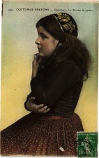 CPA Costumes Bretons - QUIMPER