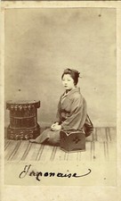PHOTO CDV Circa 1870 - 1880 Femme type japonaise en tenue traditionnelle Kimono
