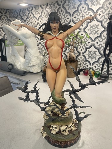 Statue vampirella sideshow - vampirella,