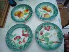 LOT DE 4 ASSIETTES EN