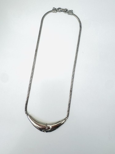 Collier moderniste maille