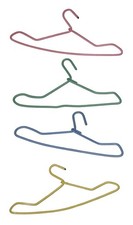 POUPEE - LOT DE 4 CINTRES