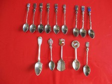 LOT  DE 14  PETITES CUILLERES