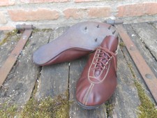 ANCIENNE PAIRE DE CHAUSSURE D'ATHLETISME A POINTE