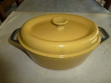 COCOTTE EN FONTE EMAILLEE INVICTA 29