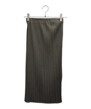 PLEATS PLEASE ISSEY MIYAKE