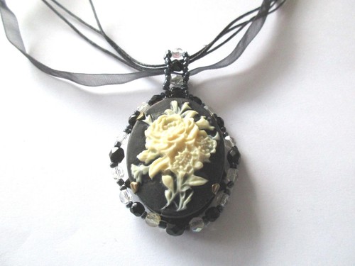 Collier camée noir motif - camée,