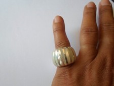 grosse bague en argent massif, baguettes de nacres, t. 53