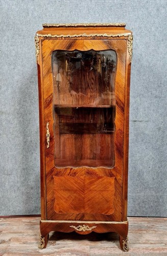 Vitrine parisienne style - vitrine, louis